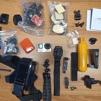 GoPro HERO4 + accessori in regaloo