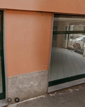 Locale in centro paese con ampie vetrine