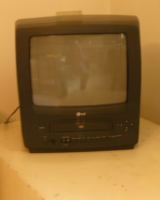Televisore con videoregistratore incorporato