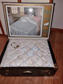 Trapunta In Raso matrimoniale con Volant Dipinta A