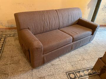 Divano letto semi nuovo