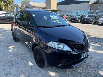 Lancia Ypsilon 1.2 69 CV 5 porte GPL Ecochic Plati