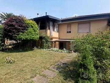 Ampio trilocale di 125 mq con giardino esclusivo