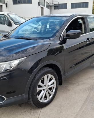 Nissan Qashqai 1.5 dCi - COMMERCIANTI