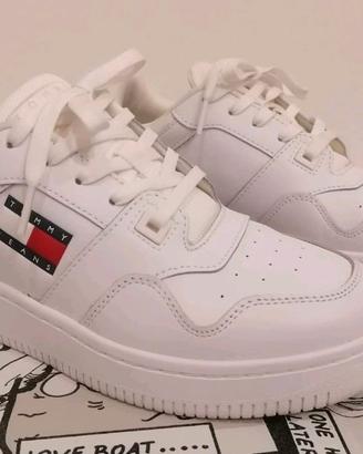 Scarpe Sneakers Donna Retrò Tommy Hilfiger. 