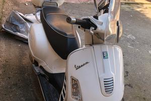Vespa gts 300