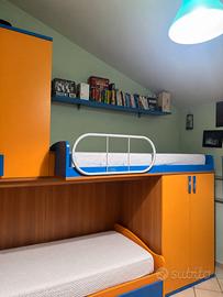 Letto a castello con armadio e cassettiera