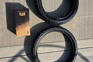 Camera aria rinforzata 120/80-18 + N. 2 gomme adv