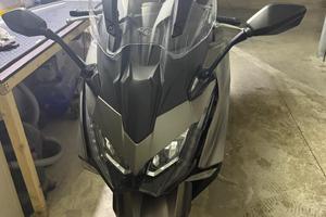 Scooter kimko ak 550 premium 2024