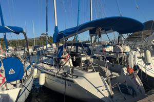 Dehler 34 -mt 9,9 visibile Marina di Capitana