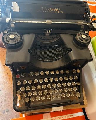 Macchina da scrivere olivetti m40 rara (1156)