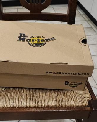 Dr Martens taglia 37