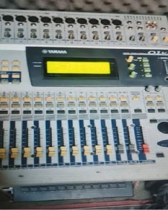 Mixer digitale Yamaha 01 - in buono stato