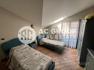 Saronno - stanza per ragazza in villa a schiera