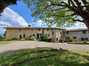 NEL BORGO ANTICO DEL CASTELLO - APPARTAMENTO AL GR