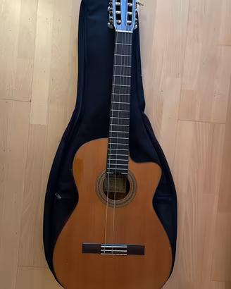 Chitarra classica elettrificata