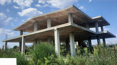 Due ville indipendenti allo stato grezzo