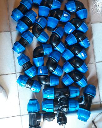 Raccordo gomito manicotto A compressione