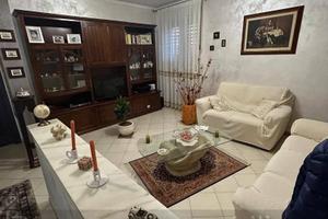 Appartamento ristrutturato con garage ad Acireale