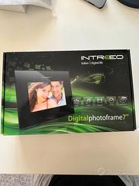 Digital photo frame 7"
