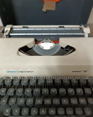 Machina da scrivere sperry remington travel 76