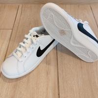 Scarpe Nike court royale 