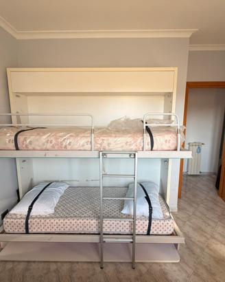 Letto a castello trasformabile con scrivania