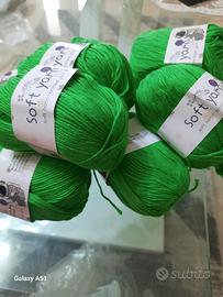 gomitoli di misto seta 