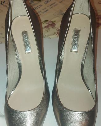 decollete guess
