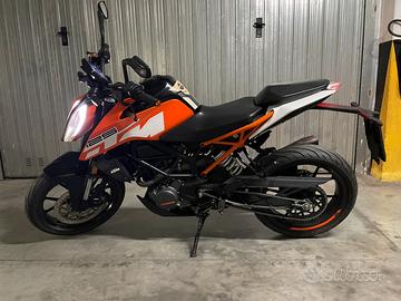KTM Duke 125 anno 2017
