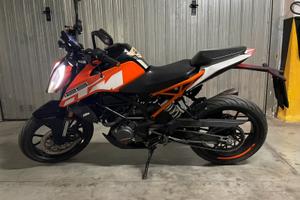 KTM Duke 125 anno 2017