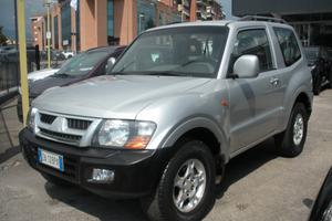 Mitsubishi Pajero 3.2 16V DI-D 3p. GLS1 Autocarro