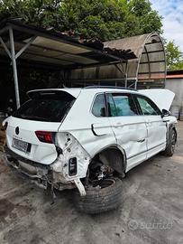 VOLKSWAGEN TIGUAN (AX1) DEL 2022 PER RICAMBI