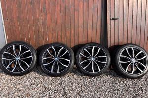 Set 4 ruote BMW (cerchi + gomme + sensori valvole)