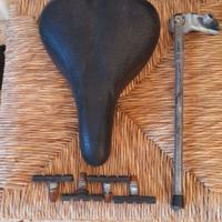 Accessori per biciclette, sellino completo.spazzol