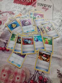28 carte pokemon 
