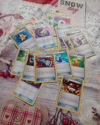 28 carte pokemon 