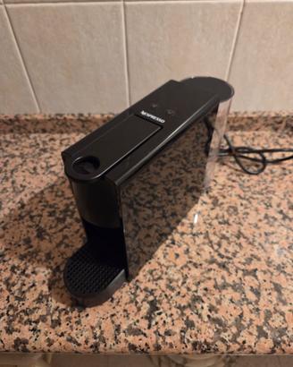 Macchina caffè Nespresso Essenza Mini 