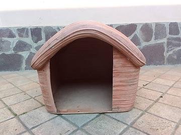 Cuccia in plastica per cani.