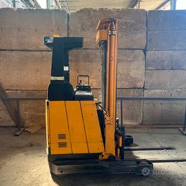 Carrello elevatore carico laterale