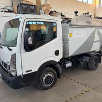 Nissan nt400 35/13 compattatore rifiuti