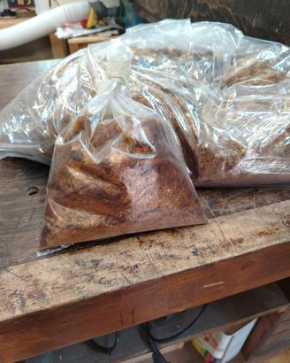 Gommalacca in scaglie 1 KG terza scelta