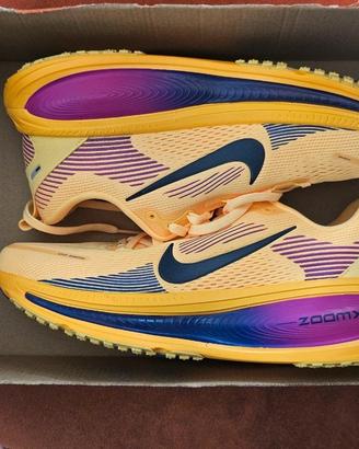 Nike Vomero Plus