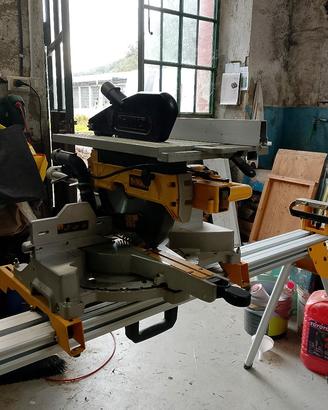 Dewalt D27112 con cavalletto