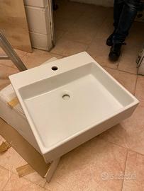 Lavabo da appoggio in ceramica