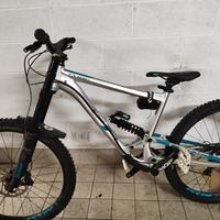 bici Dh/enduro CUBE