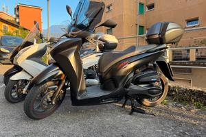 Honda SH 350 - Garanzia Honda 2029 - 6900 km