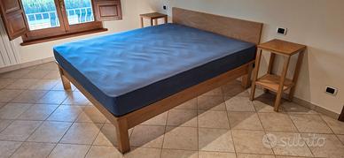 Letti matrimoniali in legno