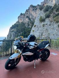 Triumph speed triple 1050r
