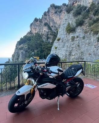 Triumph speed triple 1050r